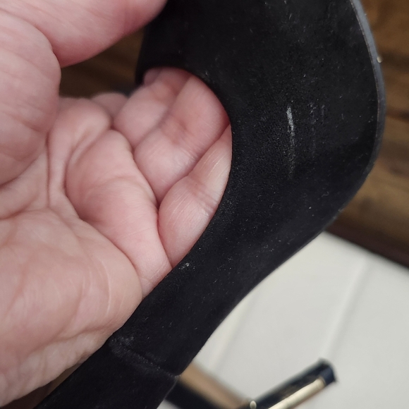 JustFab Black Stiletto Pumps Size US 7.5 Ornate Gold Sculptural  Floral Heels - Picture 16 of 16